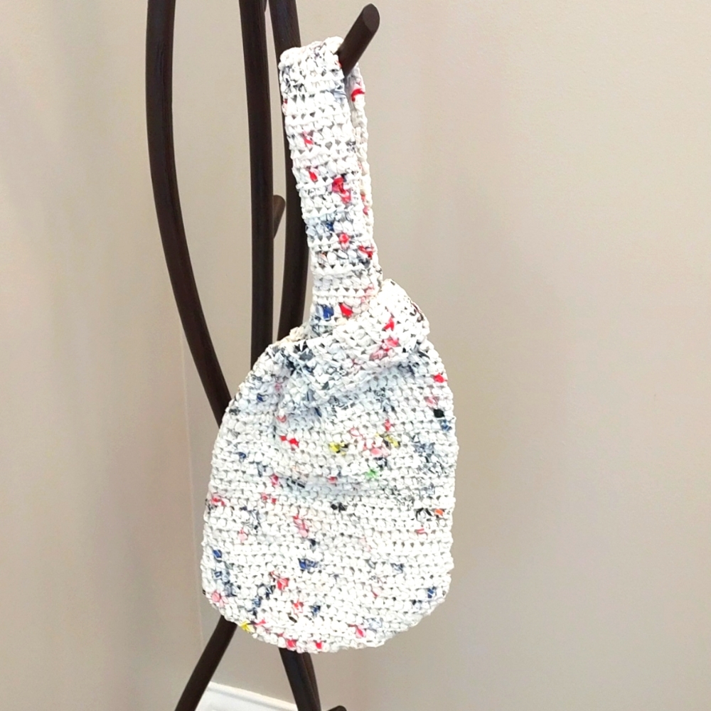 Japanese Knot Bag, handmade from plarn